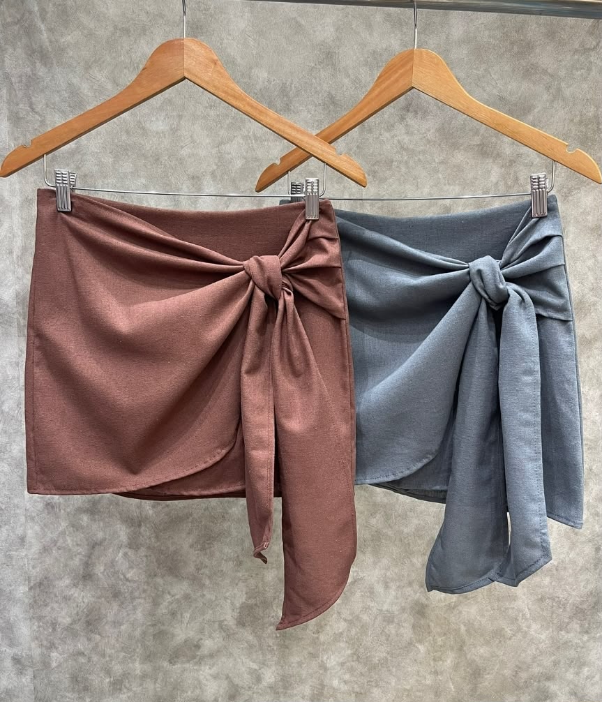Short saia com amarração lateral