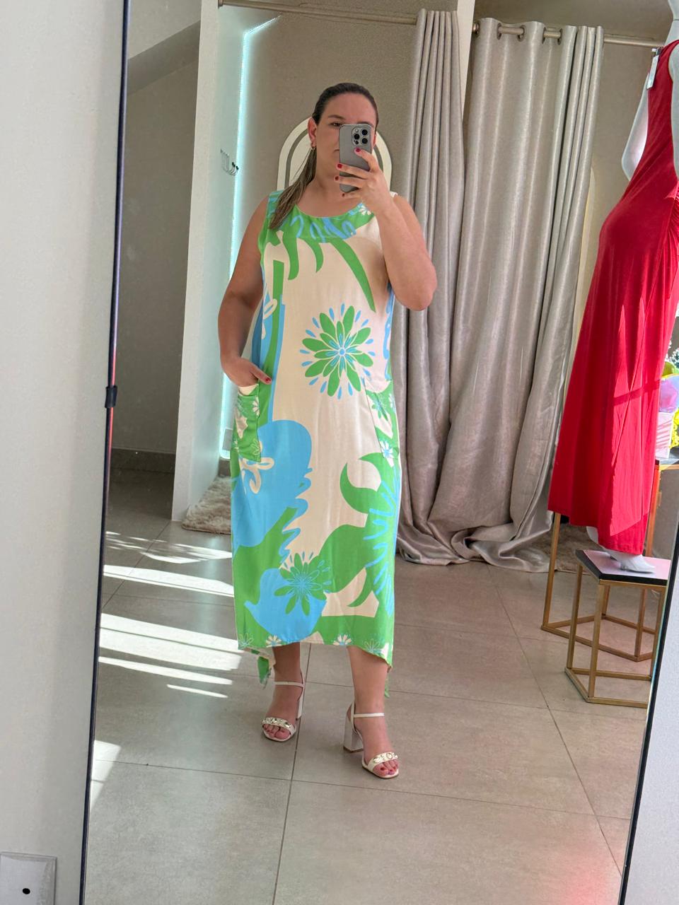 Vestido Majula pontas asimetricas — foto 3 de 3