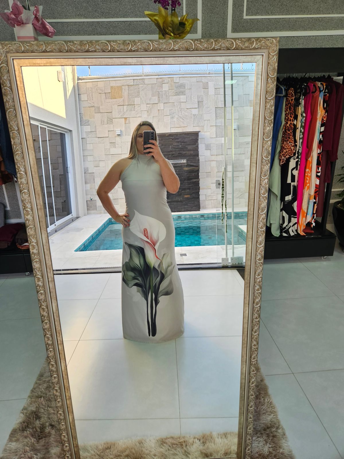 Vestido Frente única Copo de leite — foto 2 de 2